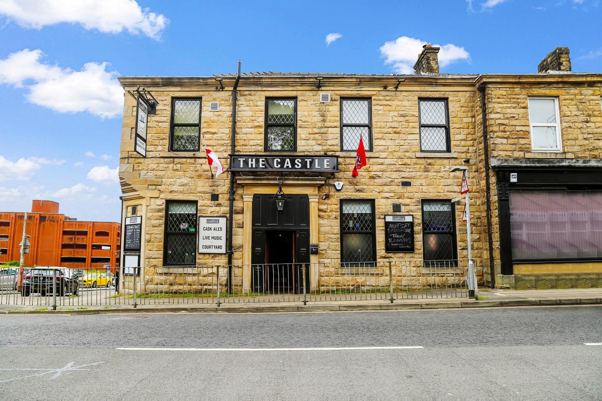 Oyo Castle Hotel, 애크링턴 외부 사진